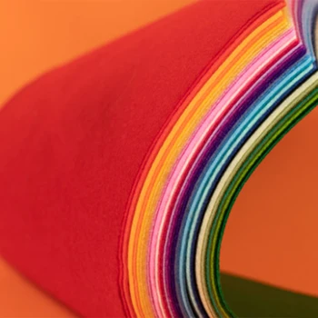 40 adet/takım Dokunmamış Polyester Kumaş Dikiş Bebek DIY Paket Ev Dekor Renkli Dikiş Araçları Malzemeleri Keçe Kumaş