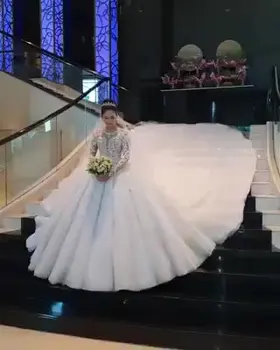 Artı Boyutu düğün elbisesi Zarif Dantel Aplikler Kristal Katedrali Kraliyet Tren Boncuk Gelin gelinlikler
